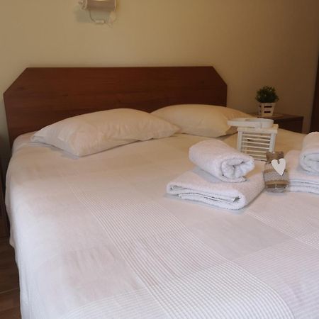 Makis Nest Apart-Hotel Вурвуру Экстерьер фото