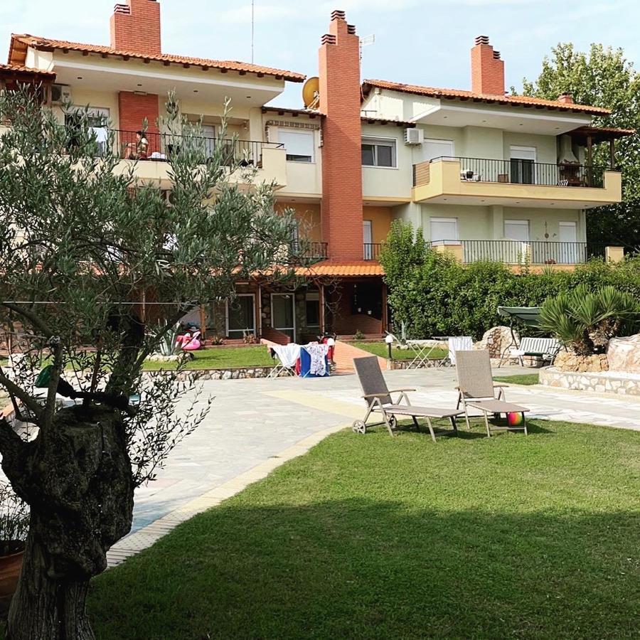 Makis Nest Apart-Hotel Вурвуру Экстерьер фото