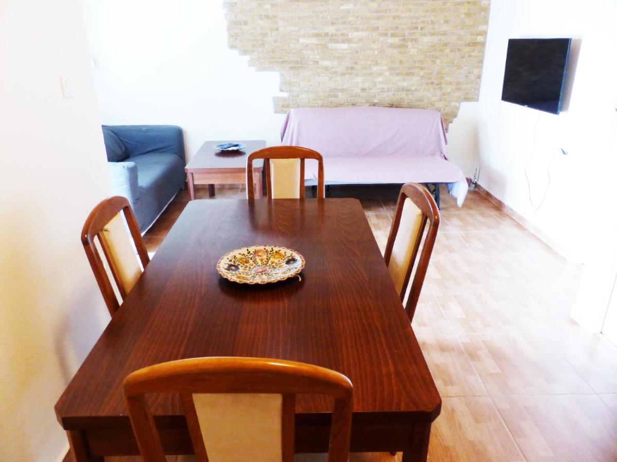 Makis Nest Apart-Hotel Вурвуру Экстерьер фото